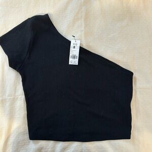 One shoulder crop top